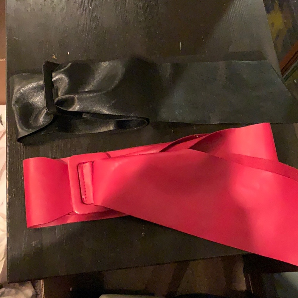 Bundle of two leather belt